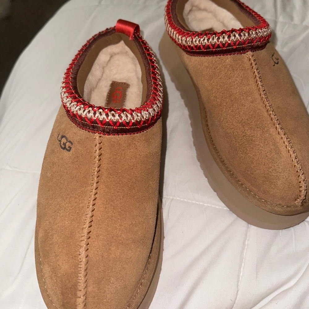 UGG Women's Tazz Slip-On Platform Flats